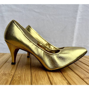 80s Textured Gold Lifted Toe Heels